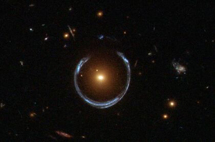 hst_einstein_ring_horseshoe